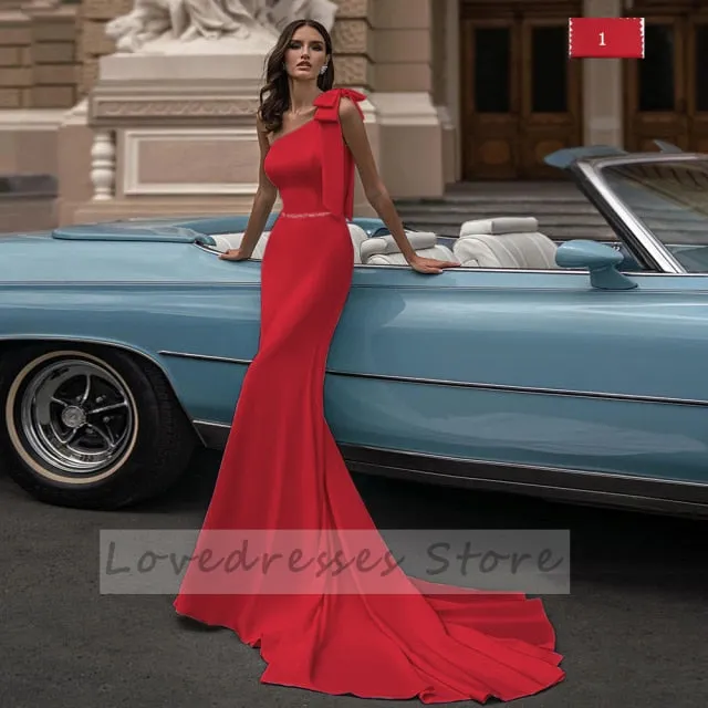 Elegant Sleeveless Mermaid Wedding Dresses Sweep Train Bows Sashes Square Collar Covered Button Bridal Gowns