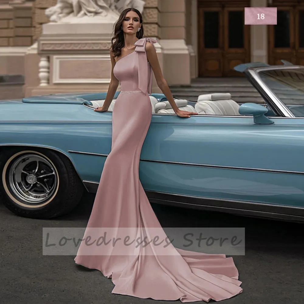 Elegant Sleeveless Mermaid Wedding Dresses Sweep Train Bows Sashes Square Collar Covered Button Bridal Gowns