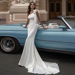 Elegant Sleeveless Mermaid Wedding Dresses Sweep Train Bows Sashes Square Collar Covered Button Bridal Gowns