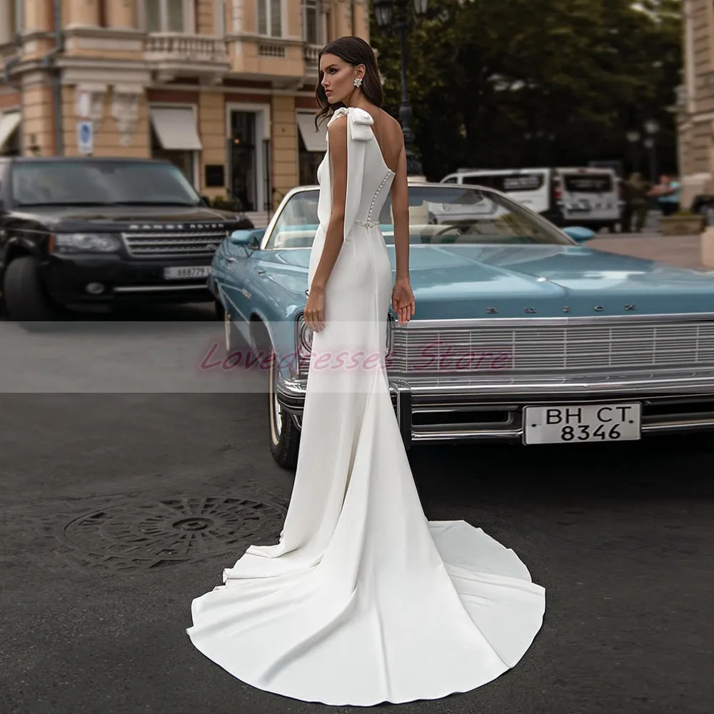 Elegant Sleeveless Mermaid Wedding Dresses Sweep Train Bows Sashes Square Collar Covered Button Bridal Gowns