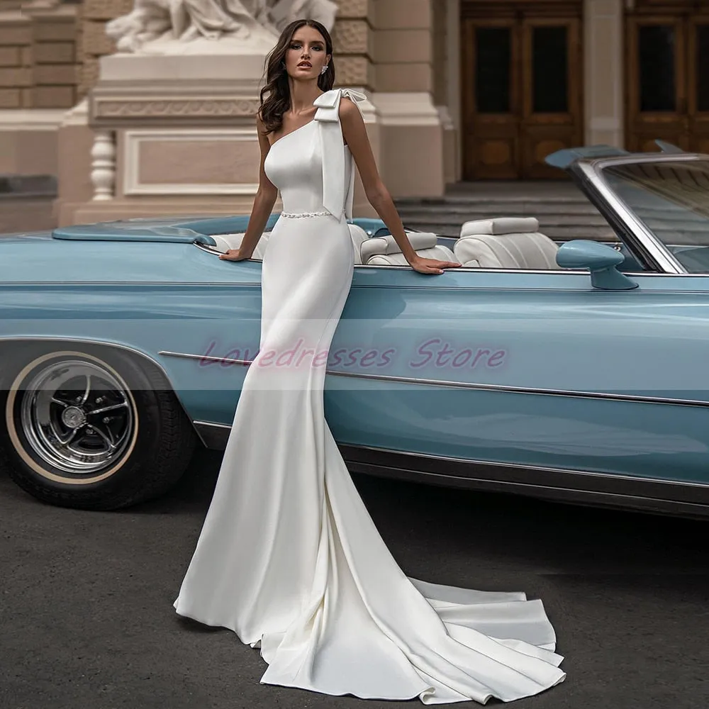 Elegant Sleeveless Mermaid Wedding Dresses Sweep Train Bows Sashes Square Collar Covered Button Bridal Gowns