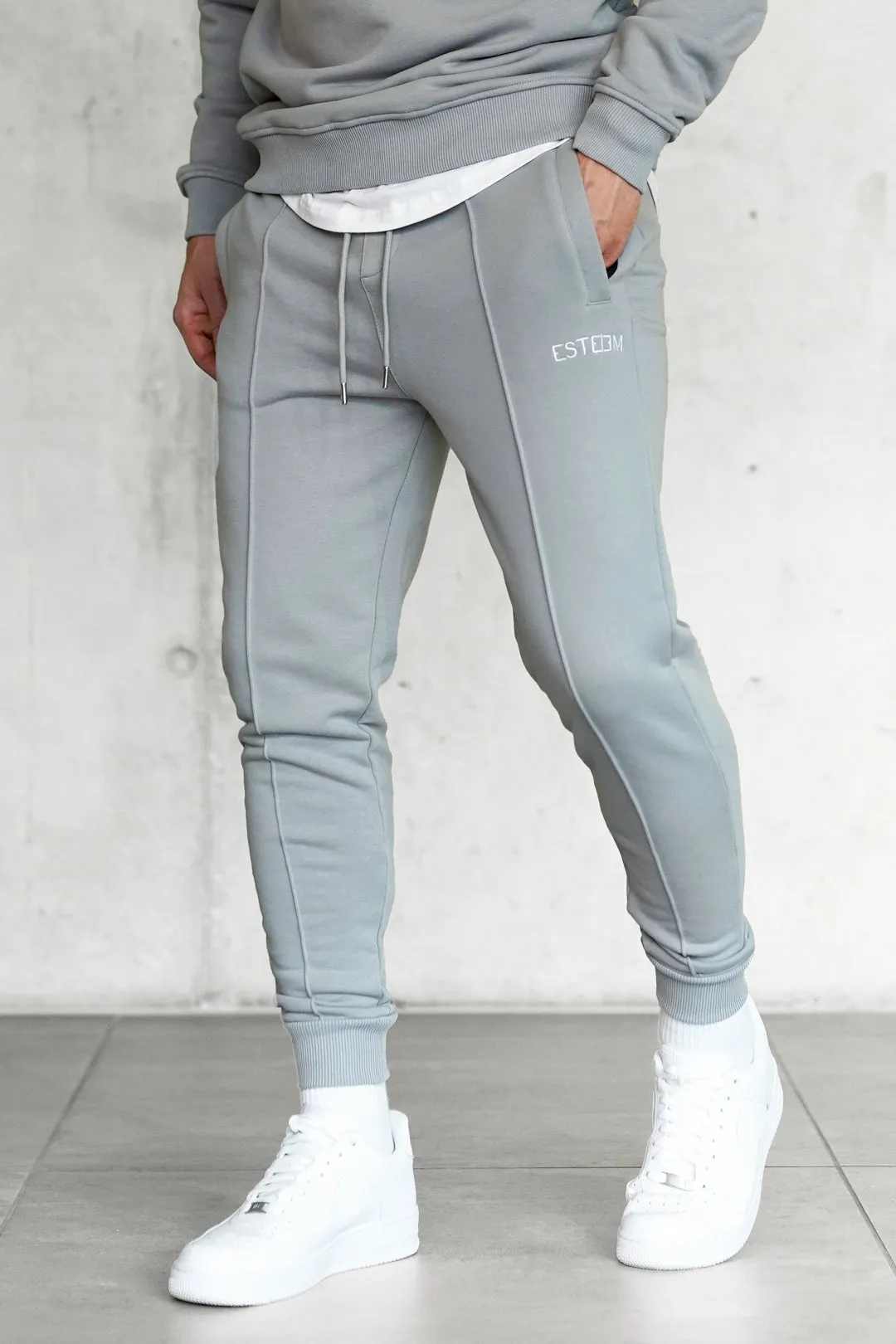 GREY BASIC SWEATPANTS