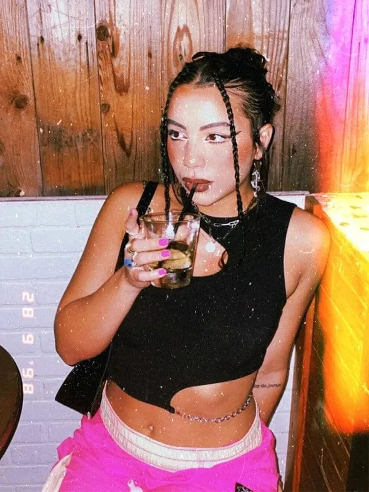 Women Chain Cut Out Rib Knit Crop Top